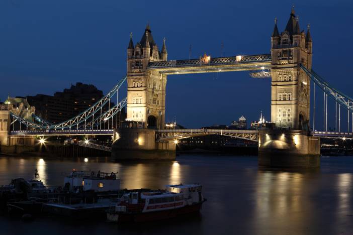 England Bridges Rivers Riverboat Thames ، عکس برج پل برج لندن عکس شهرهای شب  رودخانه ، پل ، زمان شب ، برج بارگیری تصویر تصویر بر روی رایانه رومیزی ، قرص 1