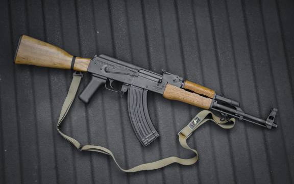 تفنگ تهاجمی AK 47 عکس ارتش روسیه  بارگیری تصویر زمینه در رایانه رومیزی ، تبلت 1