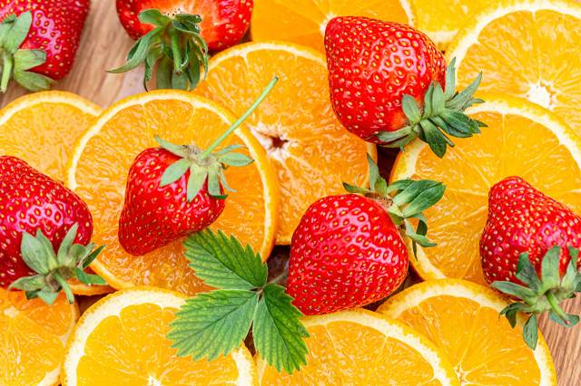 عکس غذا از نزدیک میوه توت فرنگی پرتقال  بارگیری تصویر زمینه در رایانه رومیزی ، تبلت 1