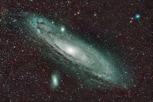 Galaxy Andromeda NGC 224، M 31 عکس فضایی  بارگیری تصویر زمینه در رایانه رومیزی ، تبلت 1