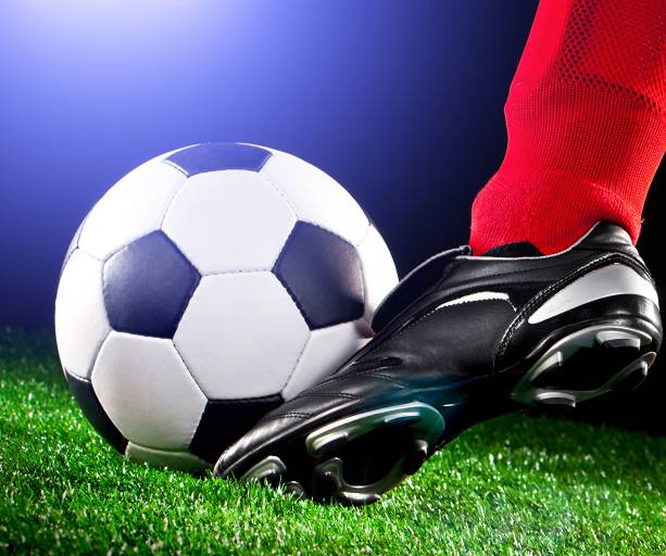 کفش فوتبال توپ فوتبال کفش ورزشی عکس ورزشی دانلود تصویر زمینه ، ورزشی ، ورزشی ، کفش ورزشی ، مربیان روی دسک تاپ 1
