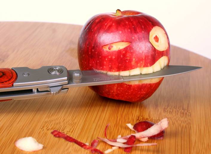 عکس طنز چاقو سیب  بارگیری تصویر زمینه خنده دار روی رایانه رومیزی ، تبلت 1