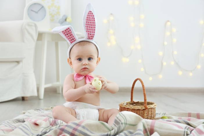 تعطیلات عید پاک خرگوش تخم مرغ نوزادان سبد حصیری عکس کودکان  کودک ، خرگوش ، کودک ، نوزاد ، تصویر زمینه تخم مرغ 1
