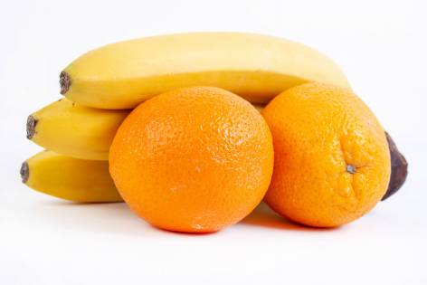 میوه نارنج موز زمینه سفید عکس غذا  تصویر زمینه 1