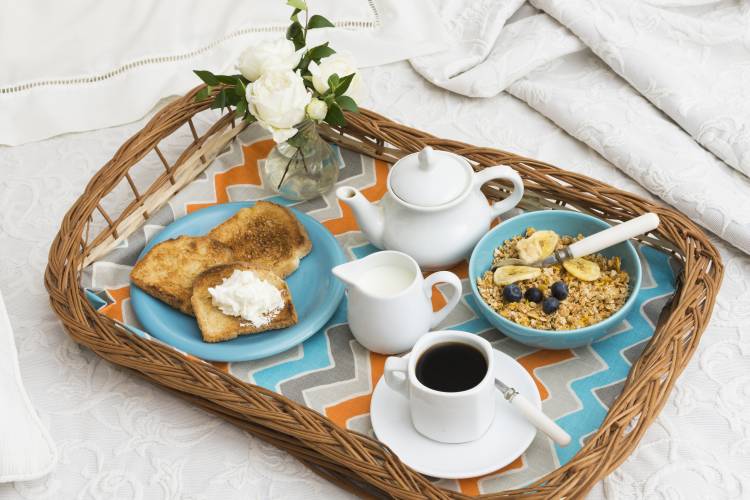 نان قهوه Muesli شیر کتری گل رز گلدان صبحانه سینی عکس غذا  تصویر زمینه گل رز 1