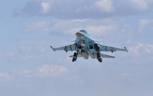 Airplane Fighter Airplane Sky Takeoff Sukhoi Su-34 عکس هواپیمایی  هواپیمای جنگنده ، در حال برخاستن ، برخاستن ، برداشتن تصویر تصویر زمینه است 1