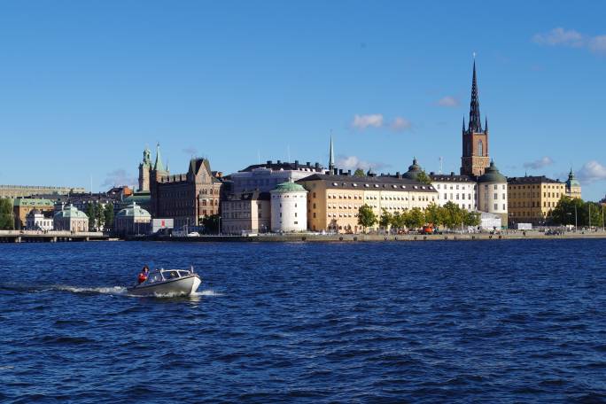 عکسهای شهرهای قایق موتوری استکهلم سوئد  تصویر زمینه ساختمانی ، قایق تندرو ، قایق موتوری 1