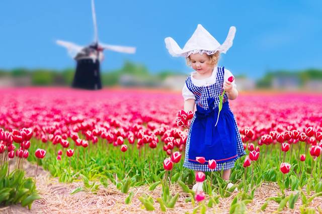 Fields Tulips دختران کوچک کلاه لباس کودکان عکس  تصویر زمینه کودک ، لاله ، شاخدار ، لباس مجلسی 1