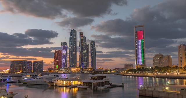 عکس امارات متحده عربی خانه های آسمان خراش شب Marinas ابوظبی عکس شهرها  ساختمان ، اسکله ، تصویر زمینه اسکله 1