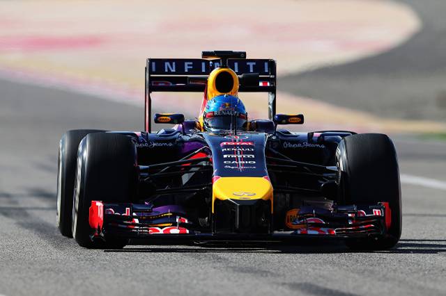 عکس اتومبیل های اسپورت فرمول 1 Red Bull Vettel Front  تصویر زمینه تصویر زمینه اتومبیل ، اتومبیلرانی ، ورزشی ، ورزشی 1