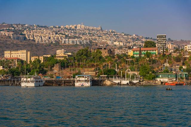 اسرائیل کشتی های ماریناس عکس شهرهای خلیج Tiberias  کشتی ، ساختمان ، اسکله ، تصویر زمینه اسکله 1