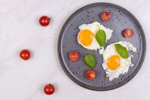 صفحه گوجه فرنگی تخم مرغ سوخاری دو عکس غذا  2 تصویر زمینه 1