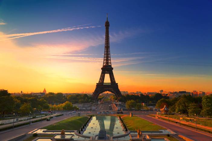 تصویر زمینه برج ایفل در پاریس هنگام غروب آفتاب 1