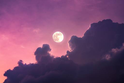 آسمان صورتی و ماه و ابر 1